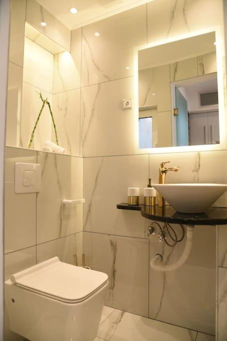 Syntagma Square, 30Sqm Nikis Luxurious Studio Atenas Exterior foto